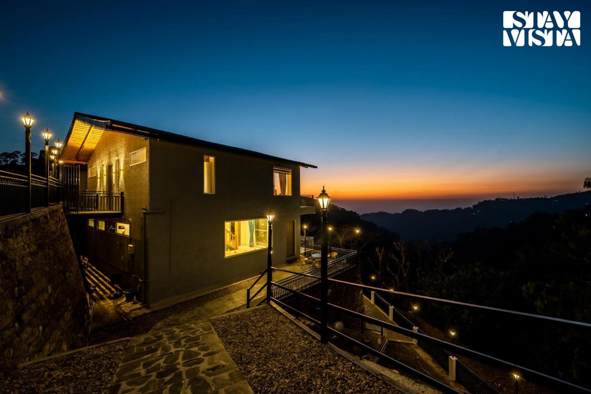 Stayvista At Sunset Springs With Pool & Views Nainital Kültér fotó